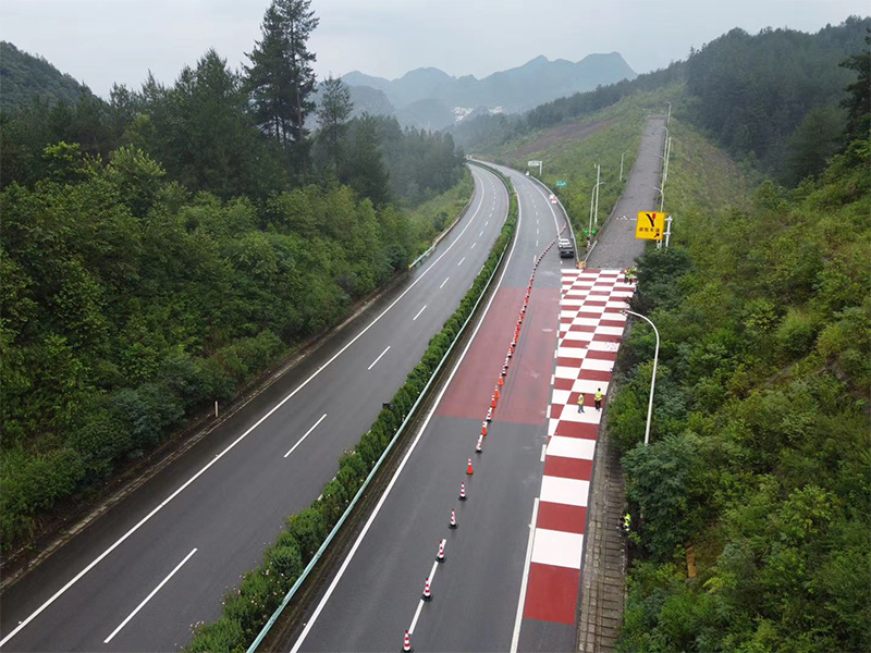 道路標線廠家的特點與優勢對比